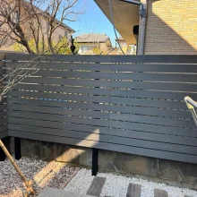 お庭のリフォーム外構工事(目隠しフェンス：ルミナスボーダーAC)　No.2739の施工写真2