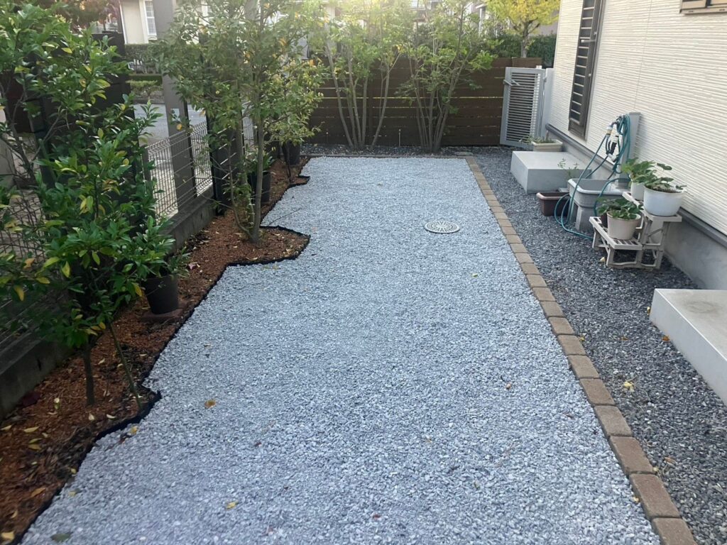 【白岡市】　雑草対策・砂利敷き　No.2721