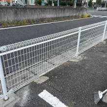 パン屋　駐車場フェンス補修工事　No.2743の施工写真2