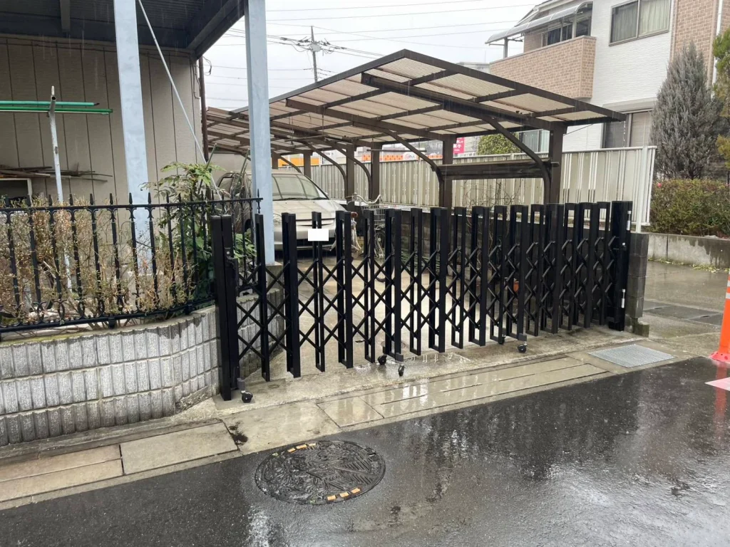 埼玉県草加市　伸縮門扉交換工事　No.2768