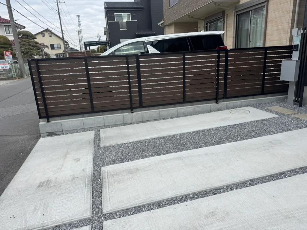 埼玉県春日部市　目隠しフェンス工事(三協アルミ シャトレナII 2型)　No.2769