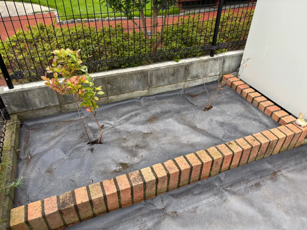 埼玉県春日部市　雑草対策【防草シート工事】No.2754