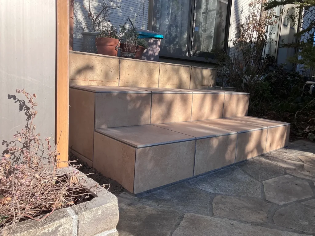 【白岡市】　玄関タイル　階段増設工事(外構リフォーム)　No.2764