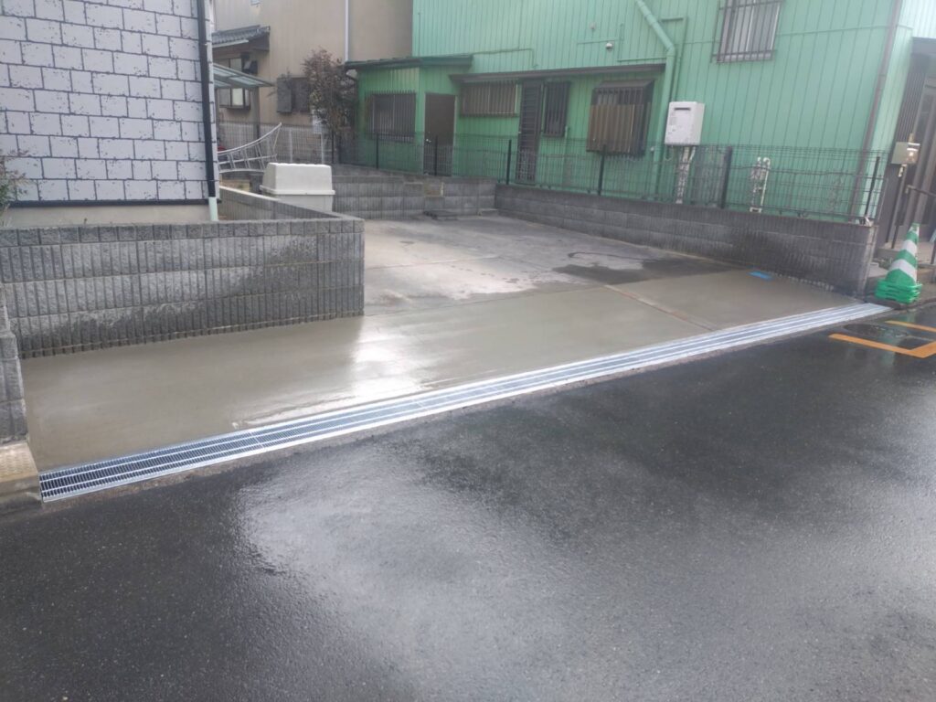 【久喜市】　駐車場側溝側の段差補修工事　No.2766