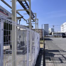 サイゼリヤ工場敷地内 フェンス修繕工事 No.2793の施工写真2