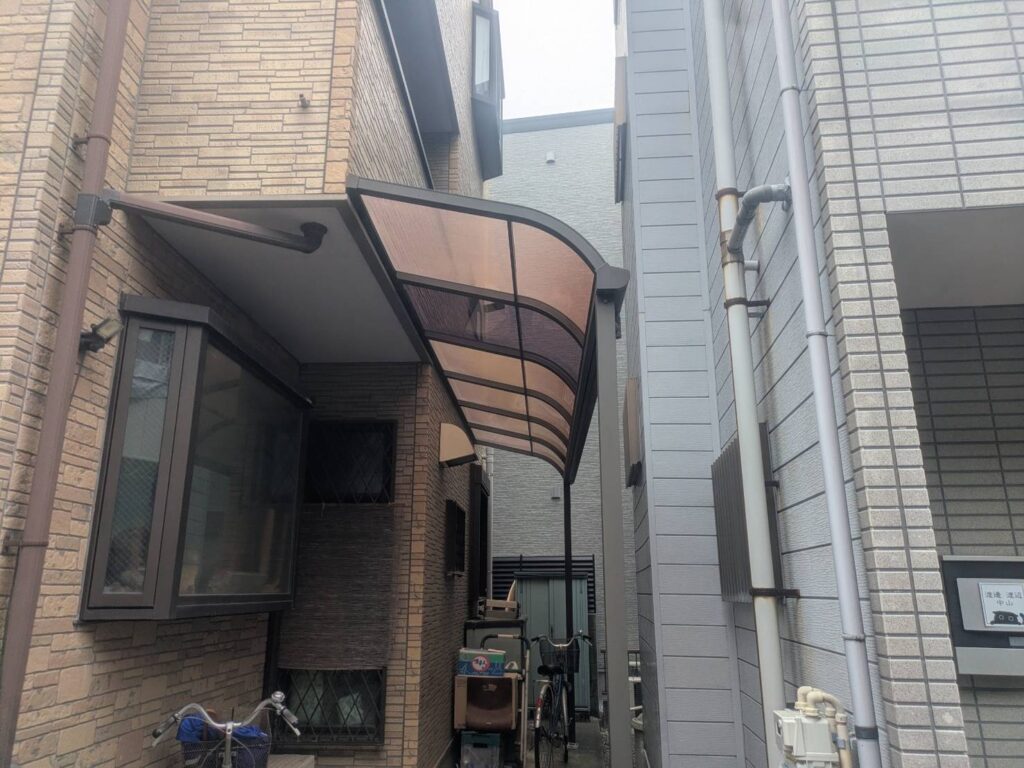 東京都足立区　サイクルポート屋根交換工事　No.2892