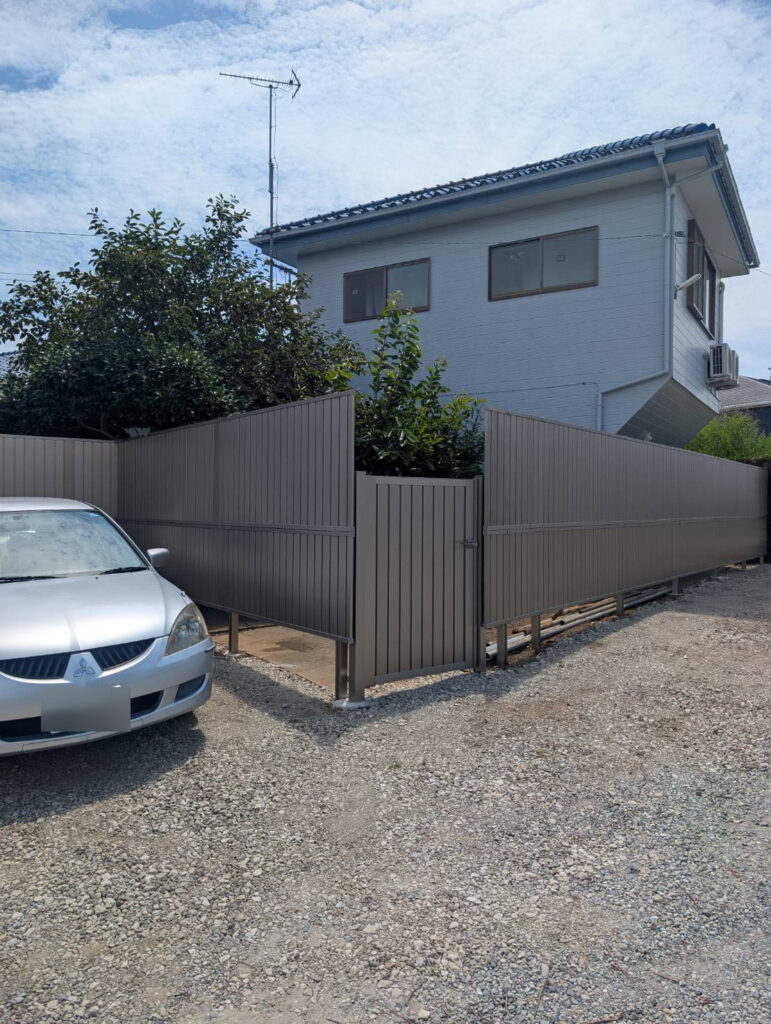 埼玉県朝霞市　植栽伐採抜根工事・目隠しフェンス工事　No.2909