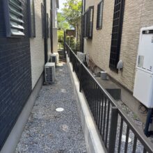 外構リフォーム工事|生垣を撤去してブロック塀+フェンスに一新 No.2925の施工写真1
