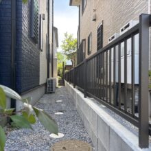 外構リフォーム工事|生垣を撤去してブロック塀+フェンスに一新 No.2925の施工写真2