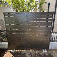 外構リフォーム工事｜生垣を撤去してブロック塀＋フェンスに一新　No.2925の施工写真メイン