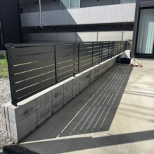 目隠しフェンス工事　No.2951の施工写真1