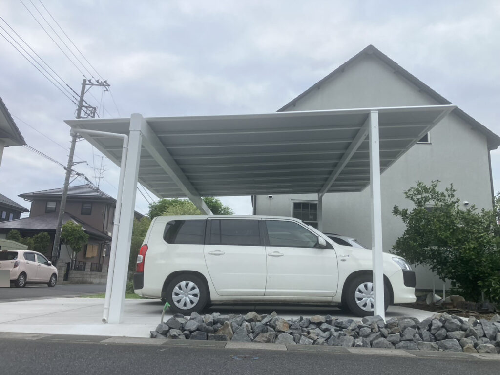 【久喜市】　カーポート工事(三協アルミ　スカイリード　シルバーポリカ屋根)　No.2934