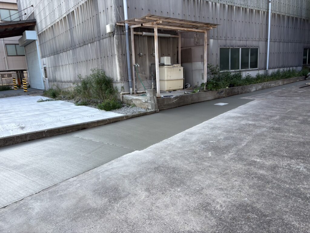 千葉県浦安市　会社敷地内　駐車場増設工事　No.2961