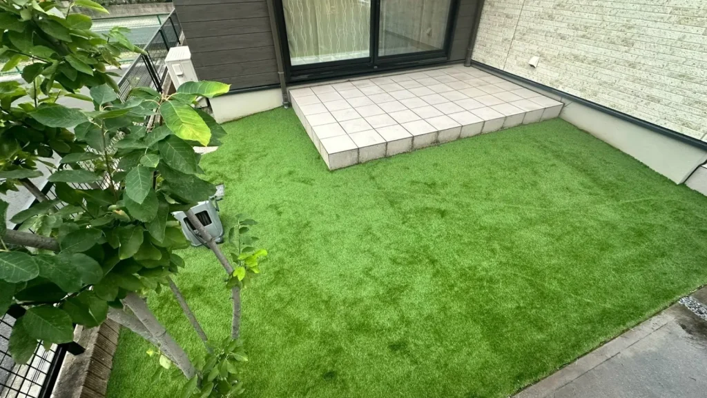 【久喜市】　天然芝/植栽伐採抜根・人工芝施工No.2978